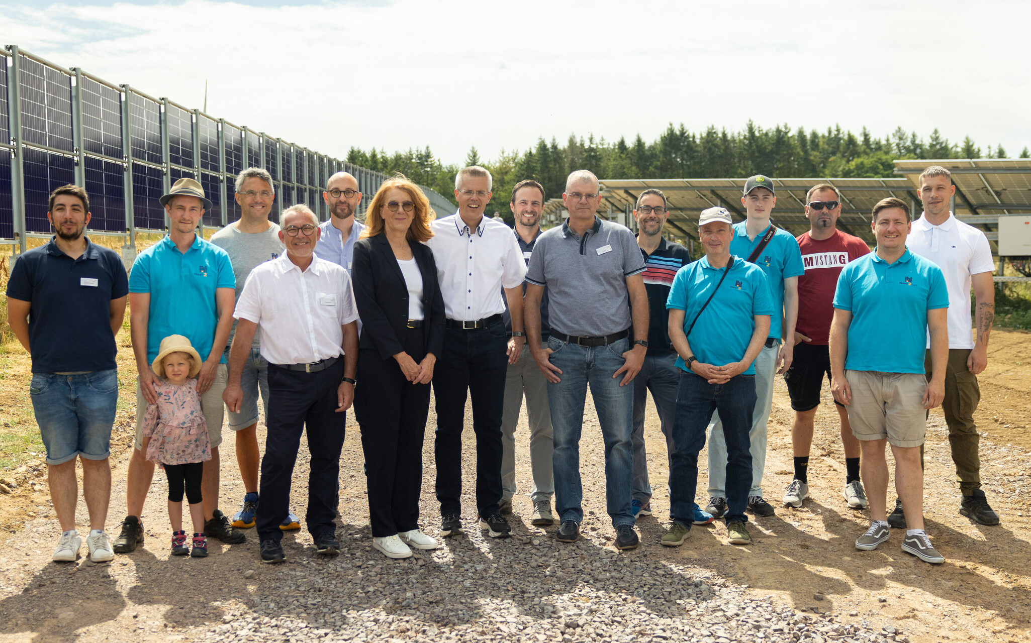 Erste hybride PV-Freiflächenanlage der Stadtwerke Merzig ist in Betrieb