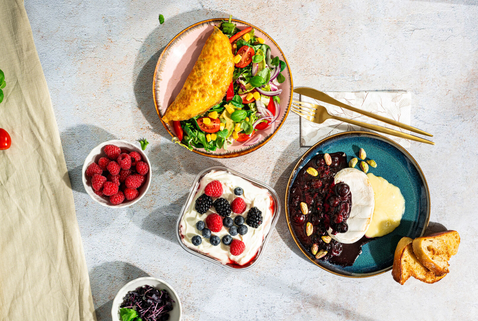 Rezeptideen mediterranes Omelett, Ofen-Camembert  und Knusper-Mascarpone-Dessert